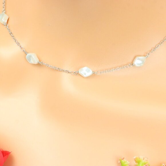 "Minimalist Necklace – Timeless, Elegant Jewelry for Her, MAR091774 - Picture 9 of 10
